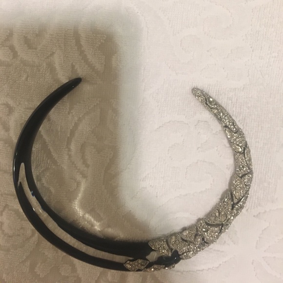 Neckles - Picture 3 of 3